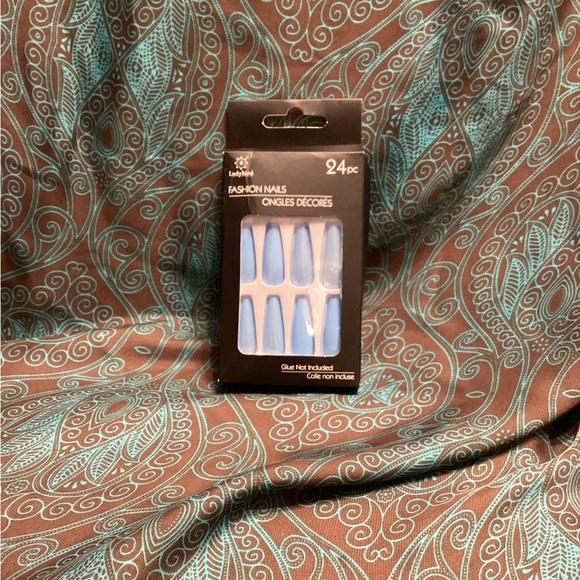 24pc Nails - Picture 2 of 2